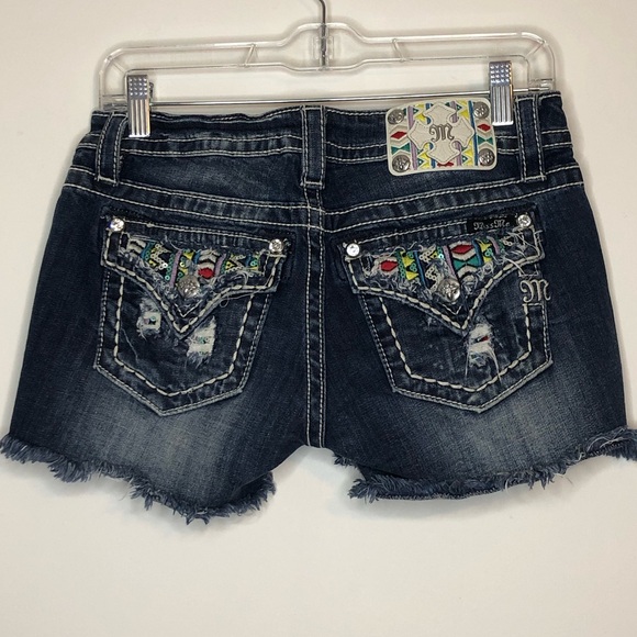 Miss Me Boho Aztec Embroidered Signature Denim Jean Shorts Size 27 Raw Hem - Picture 3 of 11